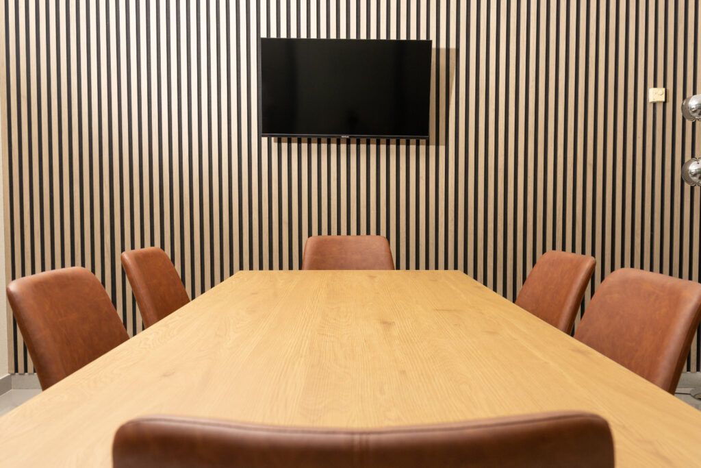 Sala-Reuniones-Refugi-Coworking (1)