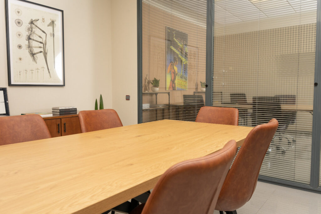 Sala-Reuniones-Refugi-Coworking (4)